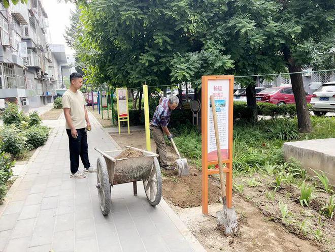 社区便民晾衣杆让居民省心省力→凯发体育赞助晾晒有去处顺义这(图4)